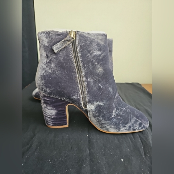 Zara TRF Bootie Women  9  Gray  Blue Velvet Zip Side Heeled New With Tags - Picture 5 of 7